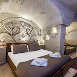 Kayatas Cave ホテル