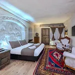 Kayatas Cave ホテル