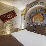 Kayatas Cave ホテル