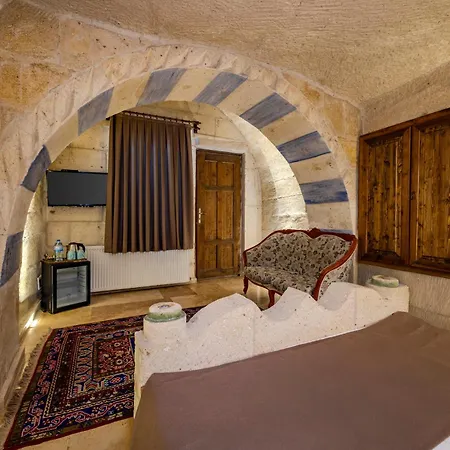 Kayatas Cave גורמה