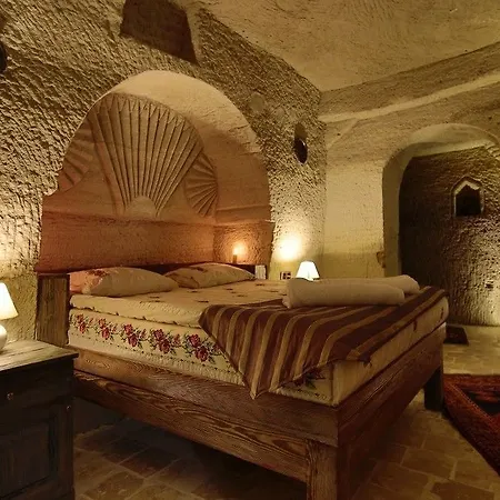 מלון Kayatas Cave 2*